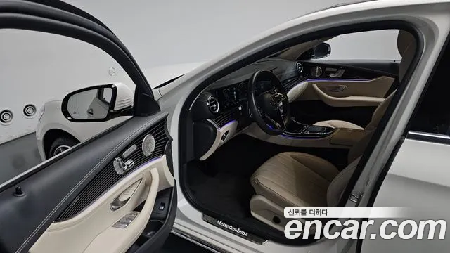 Mercedes-Benz E-Class — Фото автомобиля 9