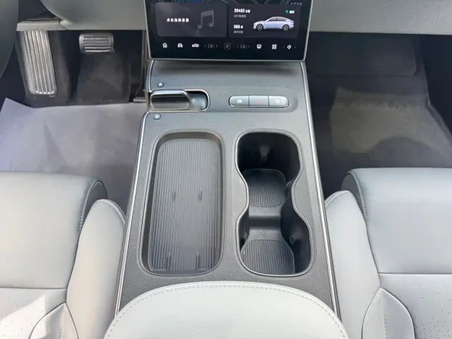 Nio ET5 — Фото автомобиля 13