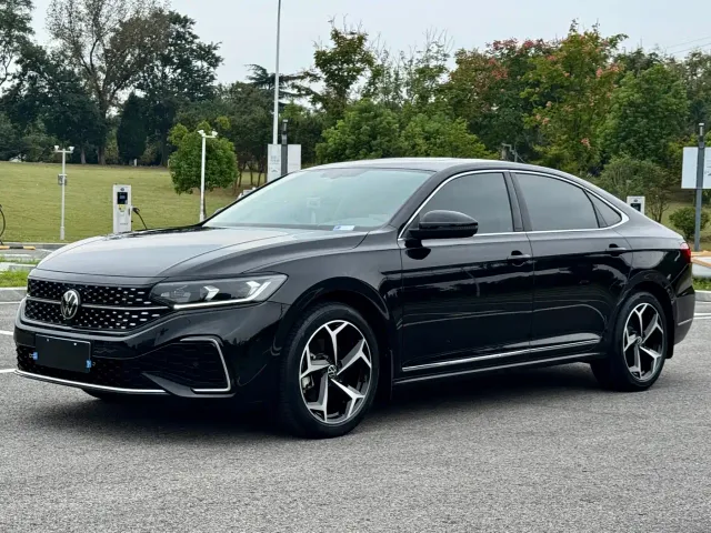 Фотография автомобиля — Volkswagen Passat