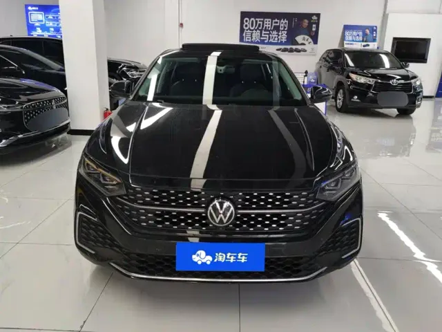 Volkswagen Passat — Фото автомобиля 2