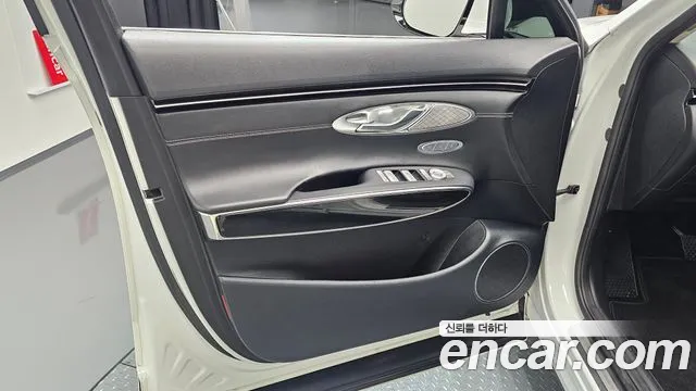 Genesis GV70 2.5T Бензин AWD — Фото автомобиля 19