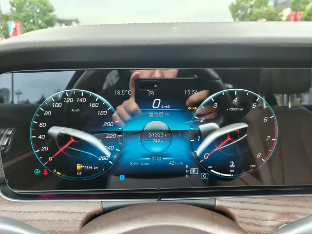 Mercedes-Benz E-Class — Фото автомобиля 10