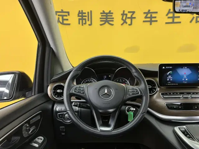 Mercedes-Benz V-Class — Фото автомобиля 29