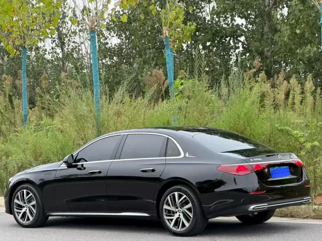 Mercedes-Benz E-Class — Фото автомобиля 11