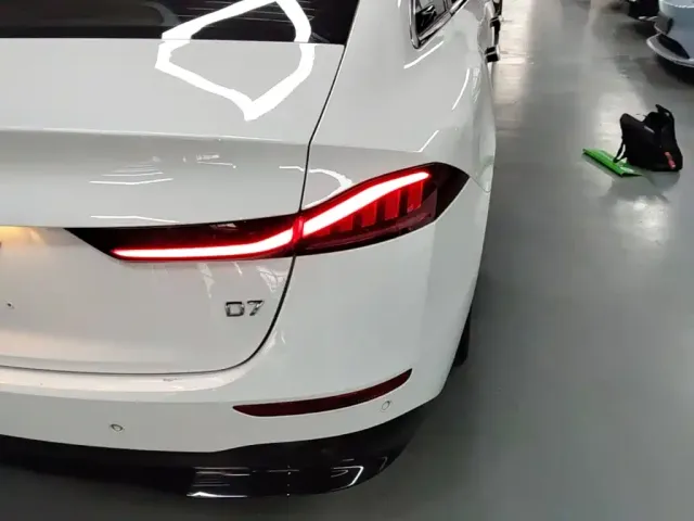 Roewe D7 — Фото автомобиля 7