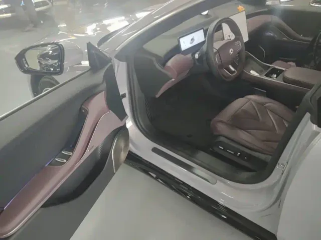 Nio ET5 Touring — Фото автомобиля 15