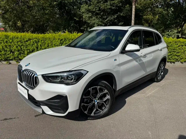 Фотография автомобиля — BMW X1