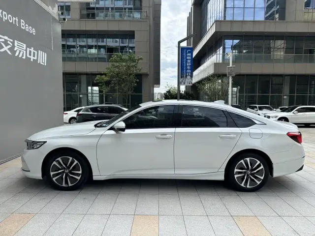 Honda Inspire — Фото автомобиля 3