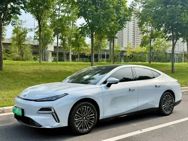 Фотография автомобиля — Geely Galaxy Xingyao 8
