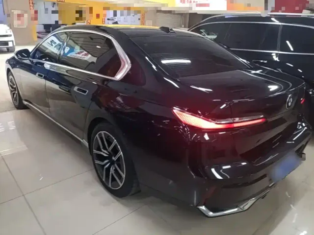 BMW 7 Series — Фото автомобиля 4