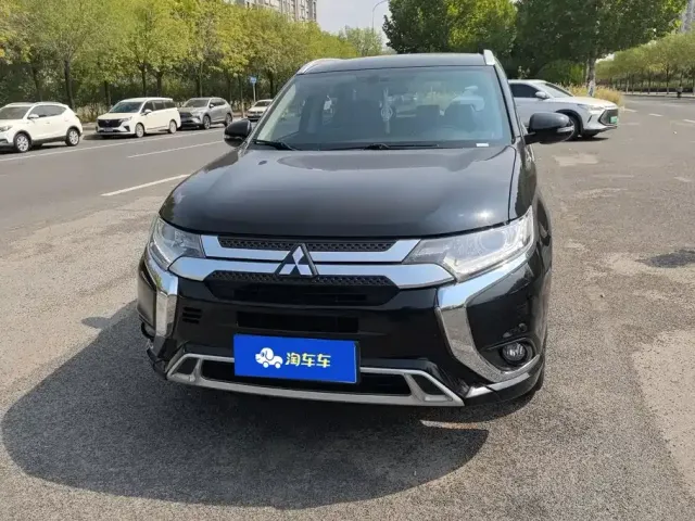 Mitsubishi Outlander — Фото автомобиля 2
