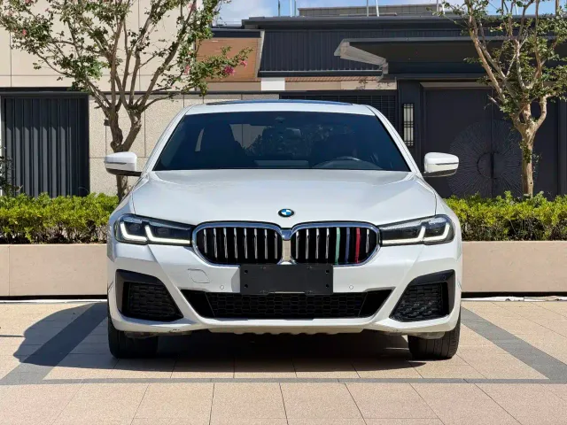 BMW 5 Series — Фото автомобиля 2