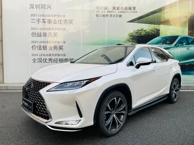 Фотография автомобиля — Lexus RX