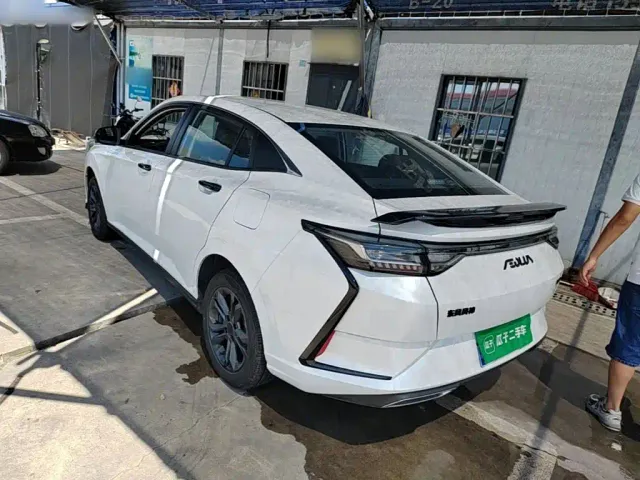 Dongfeng Yixuan — Фото автомобиля 4