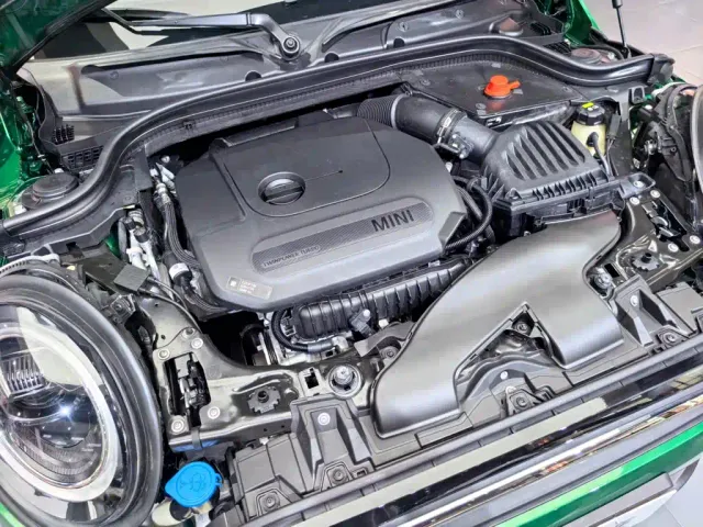 MINI Hatch — Фото автомобиля 16