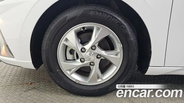 Hyundai AVANTE Avante (CN7) — Фото автомобиля 5