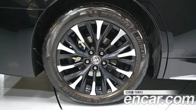 Toyota Alphard — Фото автомобиля 4