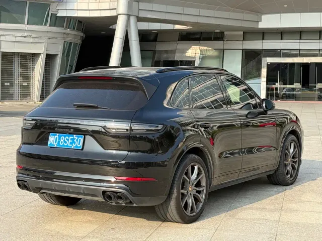 Porsche Cayenne — Фото автомобиля 6