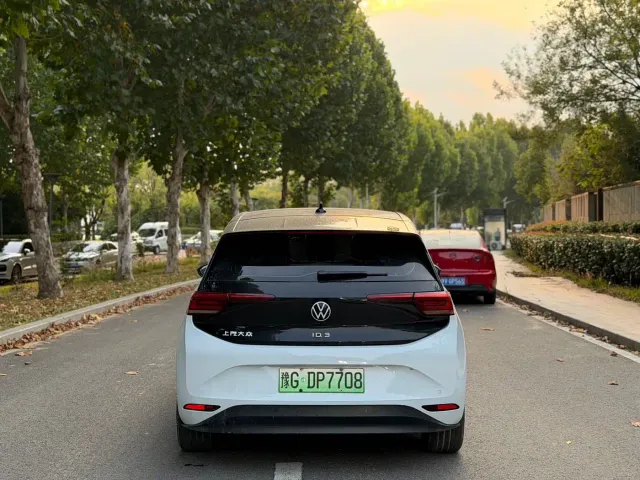 Volkswagen ID.3 — Фото автомобиля 8