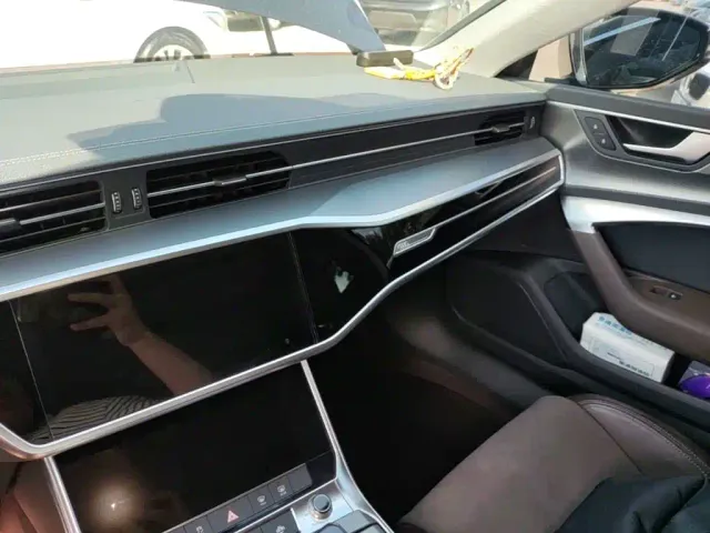 Audi A7L — Фото автомобиля 12