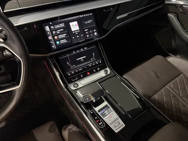 Audi A8 — Фото автомобиля 10