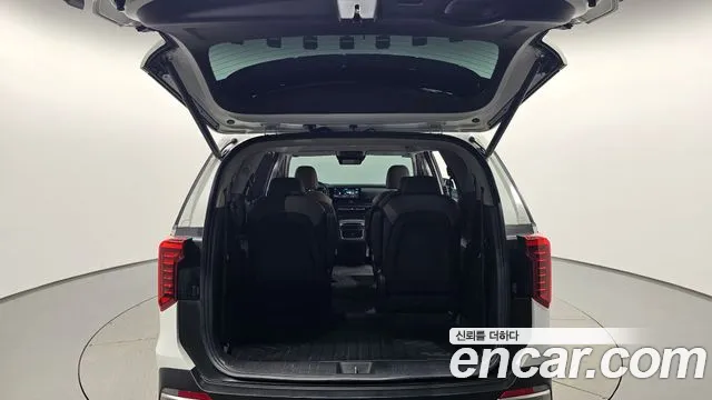 Kia Carnival Generation 4 — Фото автомобиля 20