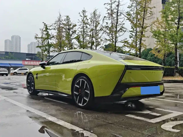 Xpeng P7 — Фото автомобиля 6
