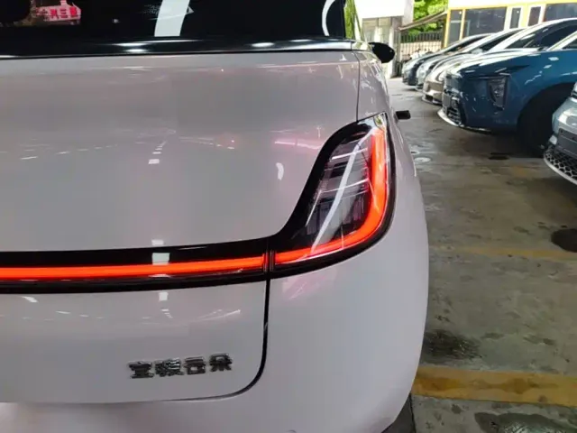 Baojun Cloud — Фото автомобиля 7