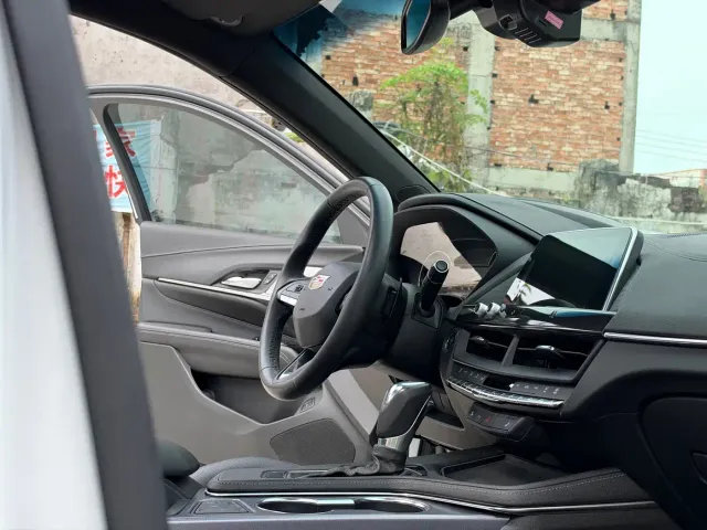 Cadillac CT4 — Фото автомобиля 15