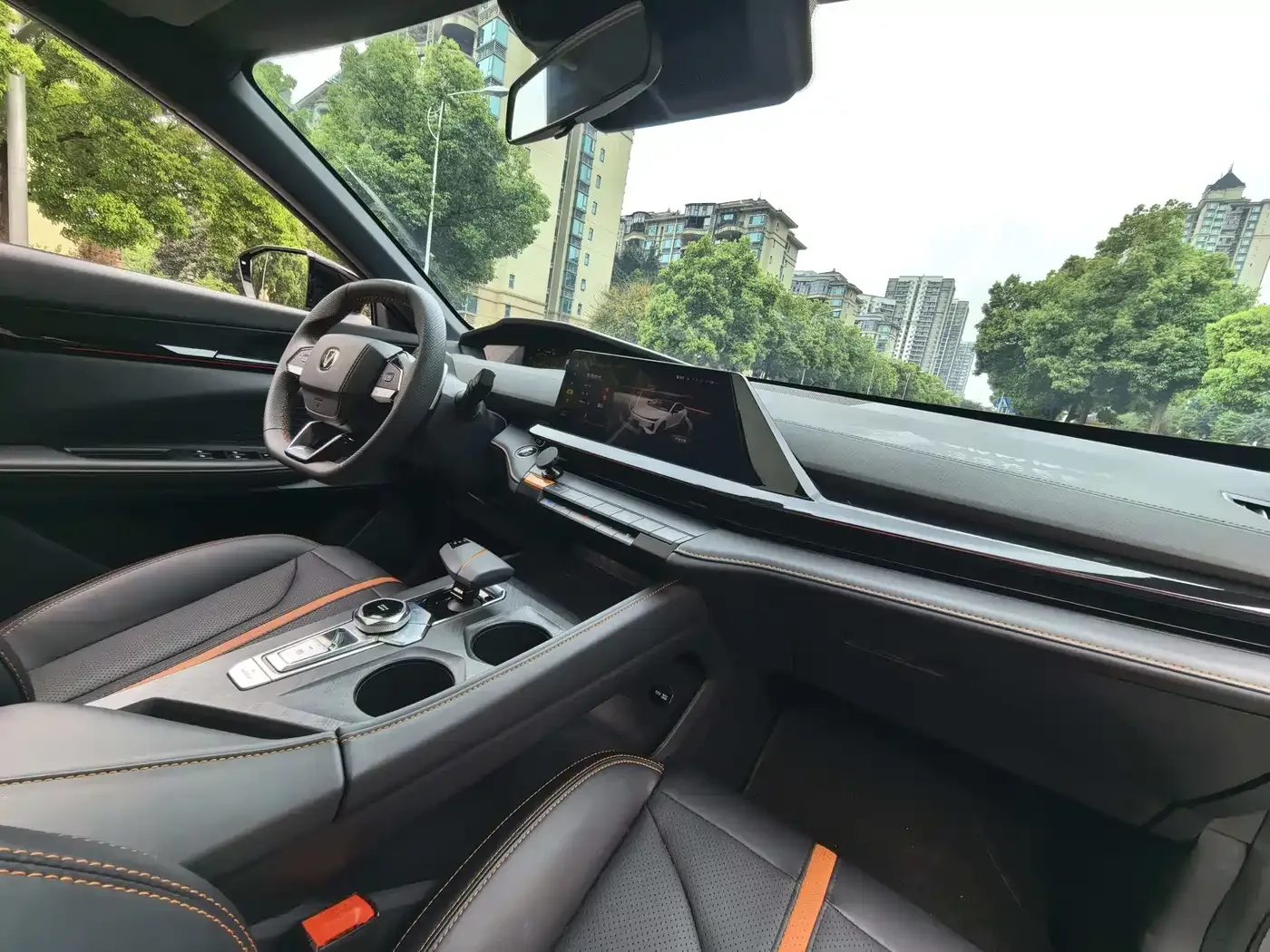 Changan Changan UNI-V 2024 1.5T Deluxe — Фото автомобиля 11