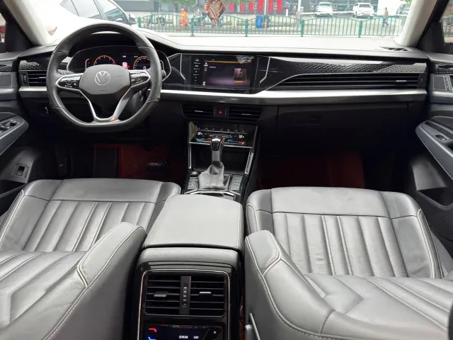 Volkswagen Passat — Фото автомобиля 11