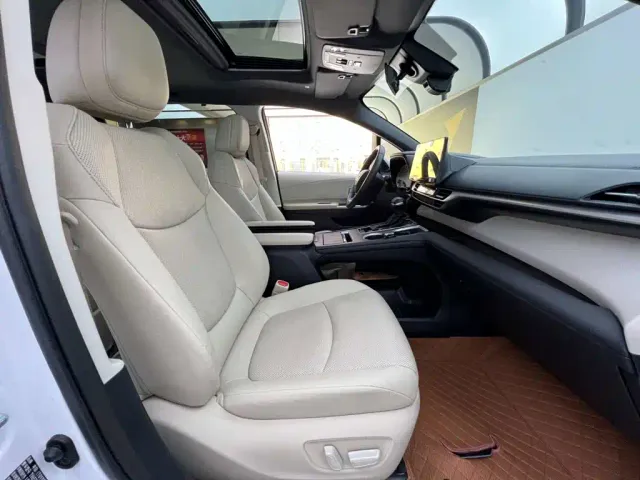 Toyota Granvia — Фото автомобиля 22