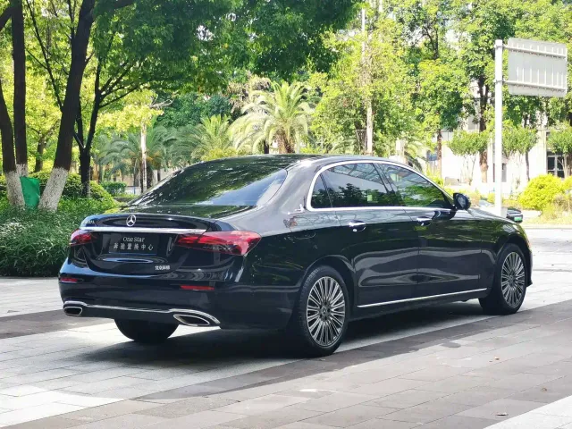 Mercedes-Benz E-Class — Фото автомобиля 8