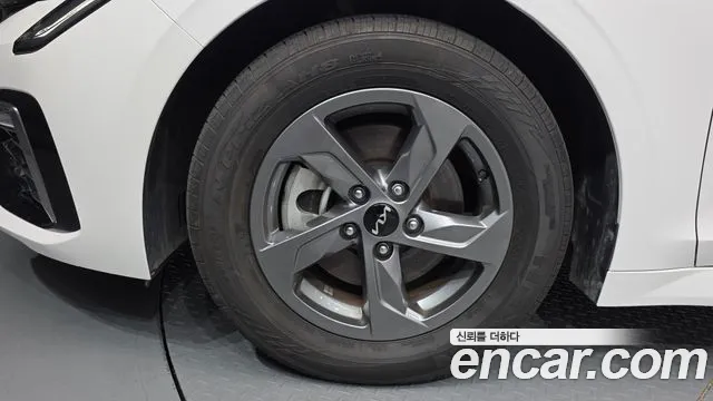 Kia K5 Новый K5 3 поколение 2.0 LPi(Для проката) — Фото автомобиля 5