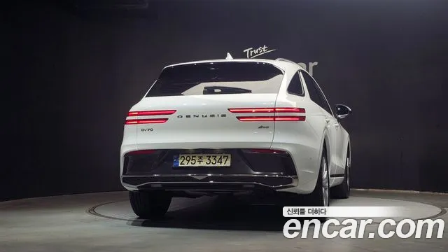 Genesis GV70 — Фото автомобиля 4
