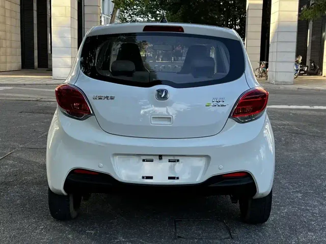 Changan Benben E-Star — Фото автомобиля 16