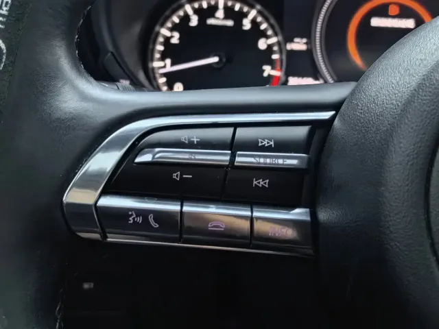 Mazda Axela — Фото автомобиля 28