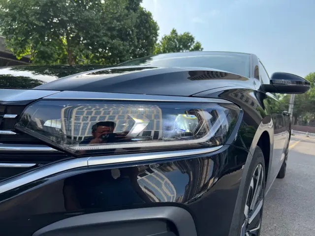 Volkswagen Passat — Фото автомобиля 11