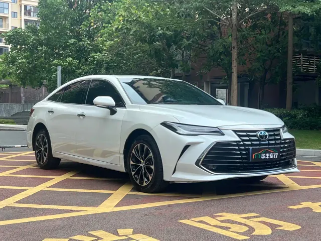 Toyota Avalon — Фото автомобиля 3