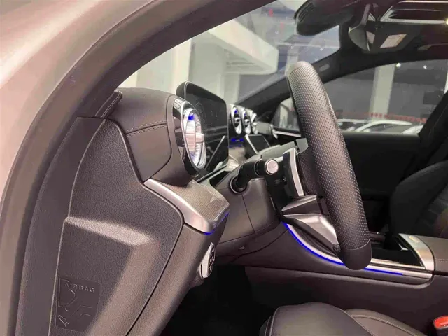 Mercedes-Benz C-Class — Фото автомобиля 4