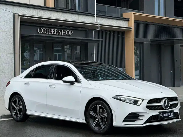 Mercedes-Benz A-Class — Фото автомобиля 3