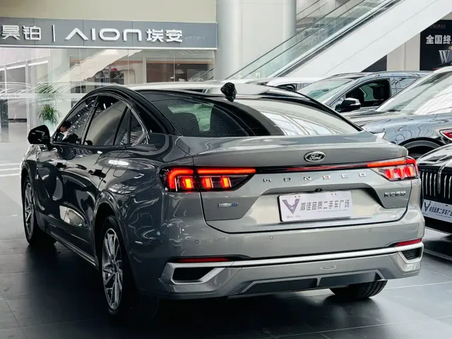 Ford Mondeo — Фото автомобиля 9