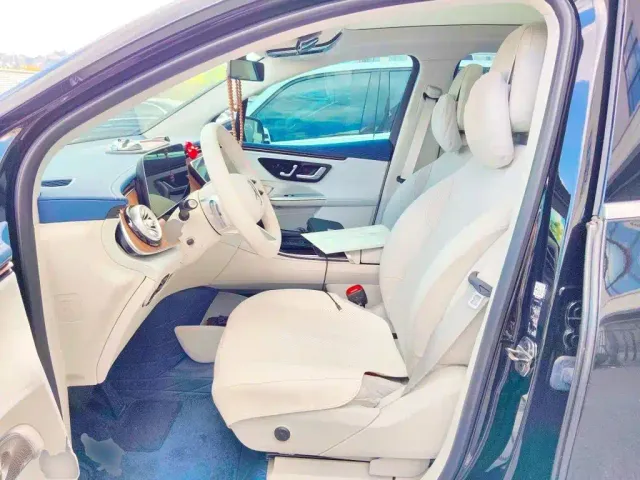Mercedes-Benz EQE SUV — Фото автомобиля 16