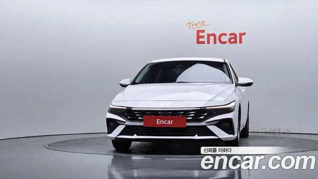 Hyundai Avante CN7 — Фото автомобиля 3