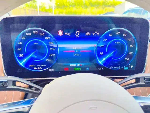 Mercedes-Benz EQE SUV — Фото автомобиля 12