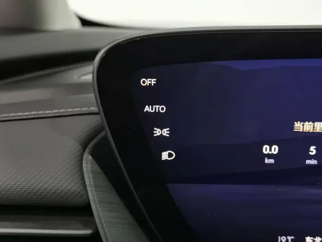 Buick Envision Plus — Фото автомобиля 21