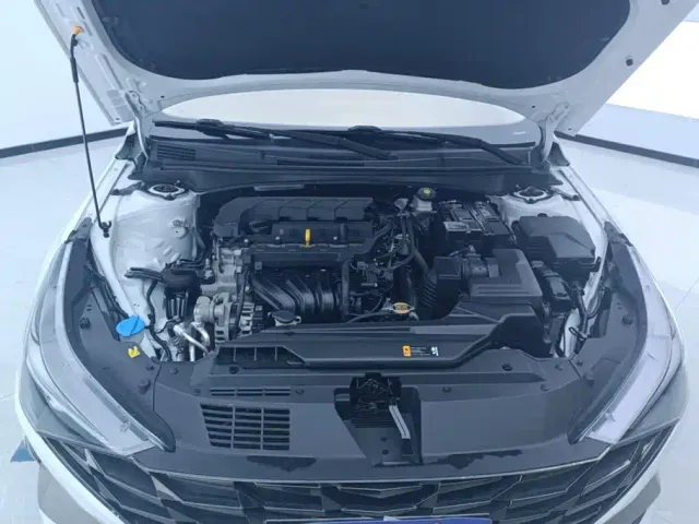 Hyundai Elantra — Фото автомобиля 10