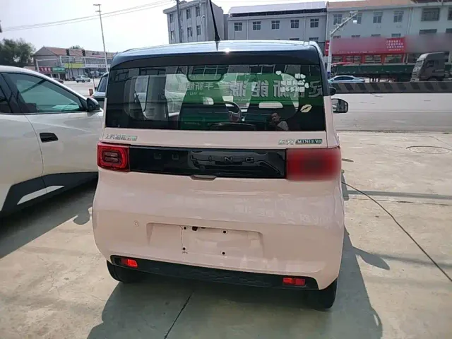 Wuling Hongguang Mini EV — Фото автомобиля 5