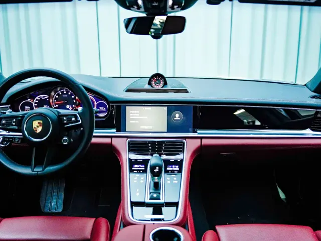 Porsche Panamera — Фото автомобиля 21