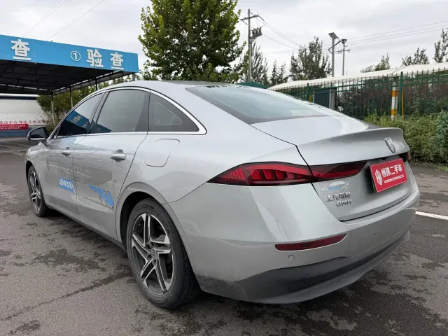 Roewe D7 — Фото автомобиля 6